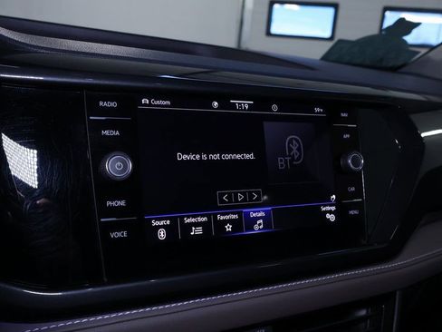 Used 2022 Volkswagen Taos SEL image 33