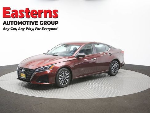 Used 2024 Nissan Altima 2.5 SV FWD image 54
