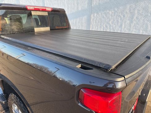 Used 2022 Chevrolet Silverado 1500 High Country w/ Z71 Off-Road Package image 5