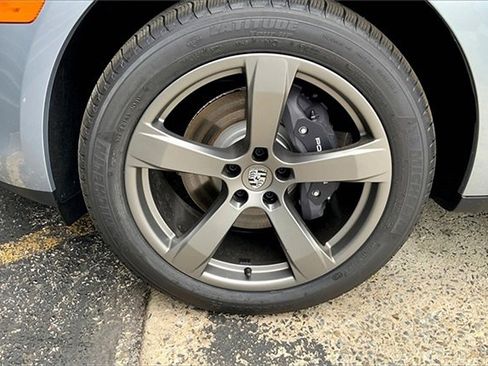 New 2025 Porsche Macan image 15