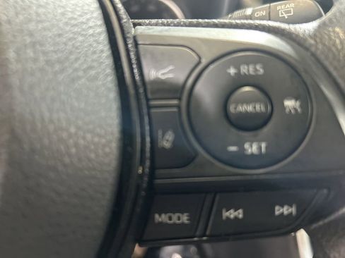 Used 2020 Toyota RAV4 XLE image 25