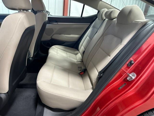 Used 2017 Hyundai Elantra SE FWD image 16