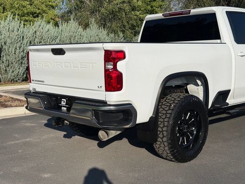Used 2024 Chevrolet Silverado 2500 LT w/ Convenience Package AWD/4WD image 10