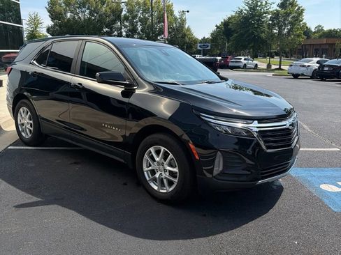 Used 2024 Chevrolet Equinox LT w/ LPO, Floor Liner Package FWD image 2