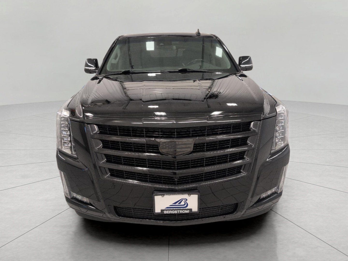 Used 2020 Cadillac Escalade Luxury w/ Escalade Sport Edition AWD/4WD image 13