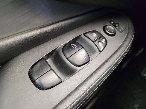 Used 2017 Nissan Murano SV w/ Premium Plus Package image 27