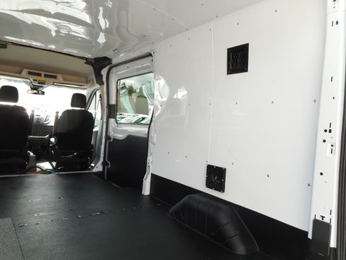 Used 2019 Ford Transit 250 148 Medium Roof RWD image 25