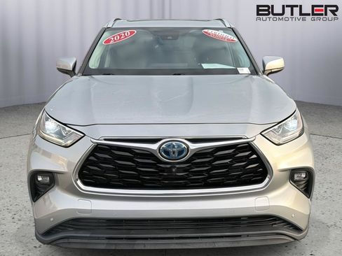 Certified 2020 Toyota Highlander Limited FWD image 9