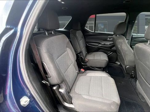 Used 2022 Chevrolet Traverse LT FWD image 22