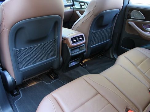 Used 2024 Mercedes-Benz GLE 450 4MATIC w/ AMG Line Exterior image 10