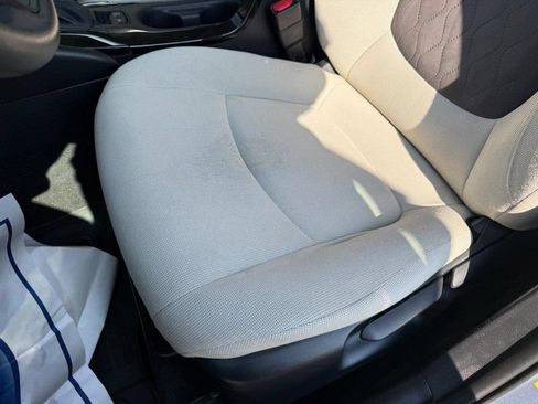 Used 2020 Toyota Corolla LE FWD image 17