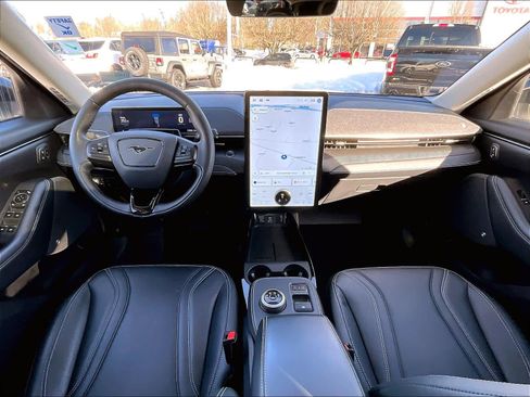 Used 2021 Ford Mustang Mach-E Premium image 21