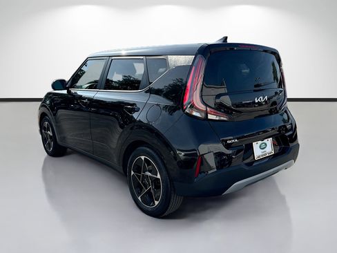 Used 2023 Kia Soul EX FWD image 3