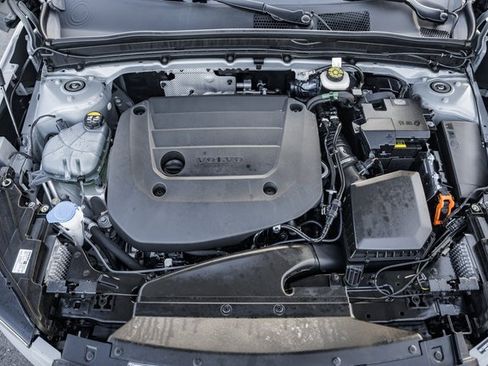 Used 2026 Volvo XC40 B5 Ultra w/ Protection Package Premier image 19