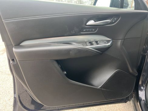 Used 2023 Cadillac XT4 Premium Luxury image 10