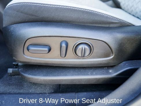 Used 2023 Chevrolet Equinox LS image 13