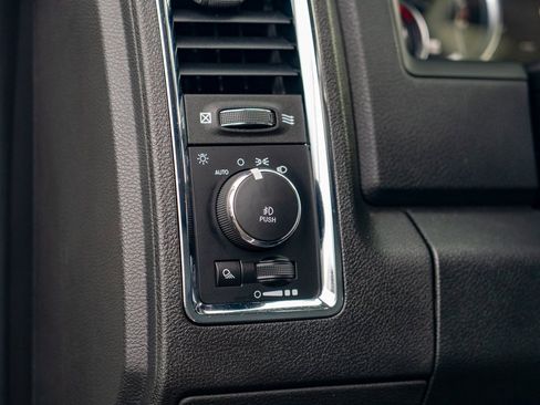 Used 2018 RAM 1500 Laramie w/ Convenience Group image 15