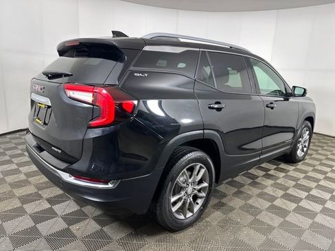 Used 2022 GMC Terrain SLT image 3