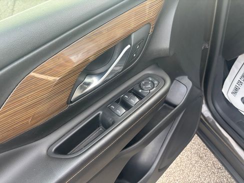 Used 2019 GMC Terrain SLE w/ Driver Convenience Package image 16