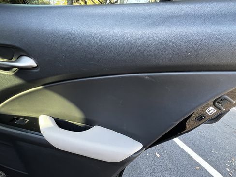 Used 2019 Lexus UX 250h w/ Premium Package image 38