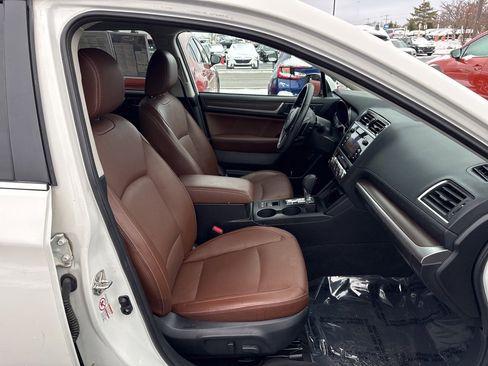 Used 2017 Subaru Outback 2.5i Touring w/ Popular Package #5A image 10