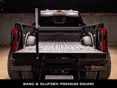 Used 2025 Ford F450 Platinum w/ FX4 Off-Road Package image 9