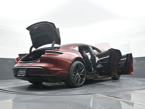 Certified 2021 Porsche Taycan Turbo w/ Sportdesign Package image 26