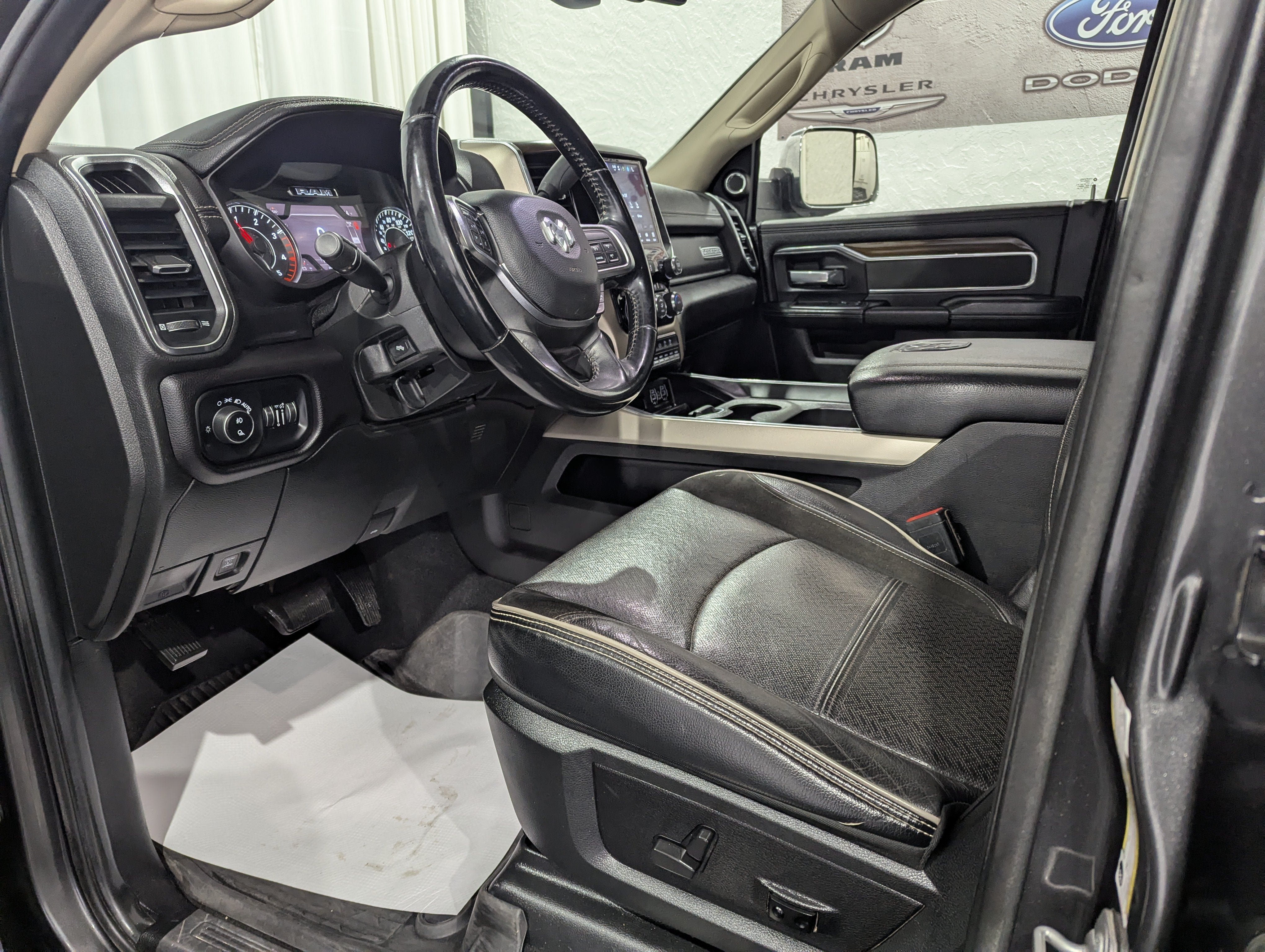 Used 2022 RAM 2500 Laramie AWD/4WD image 14