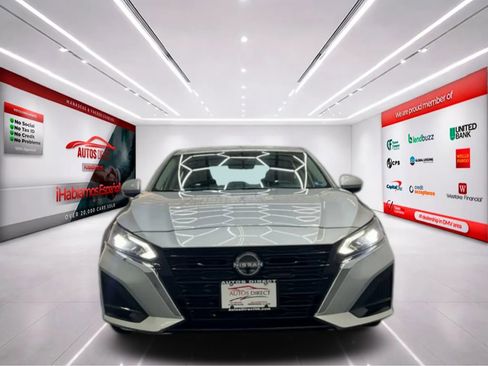 Used 2023 Nissan Altima 2.5 SV FWD image 3