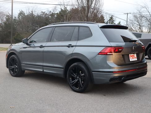 Used 2023 Volkswagen Tiguan SE R-Line image 9