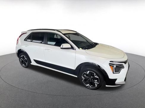 Used 2023 Kia Niro Wind image 2