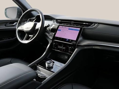 New 2025 Jeep Grand Cherokee Limited w/ Black Appearance Package image 20