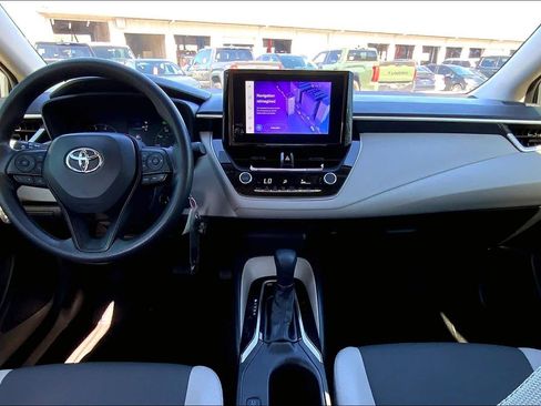 Used 2025 Toyota Corolla LE image 15