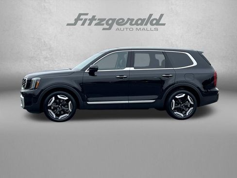 Used 2025 Kia Telluride S FWD image 3