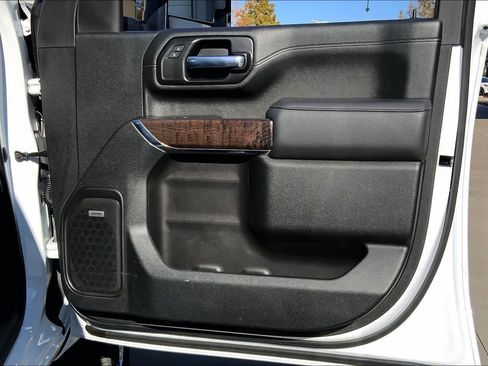 Used 2021 GMC Sierra 2500 Denali w/ Denali Ultimate Package image 21