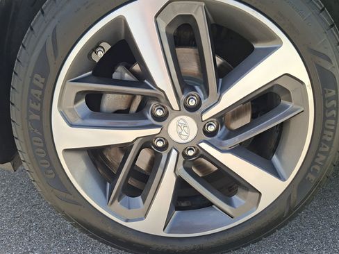 Used 2019 Hyundai Kona Limited AWD/4WD image 25