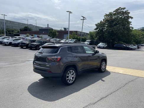 Used 2022 Jeep Compass Latitude AWD/4WD image 8