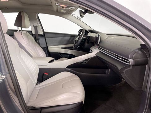 Used 2024 Hyundai Elantra Limited FWD image 28