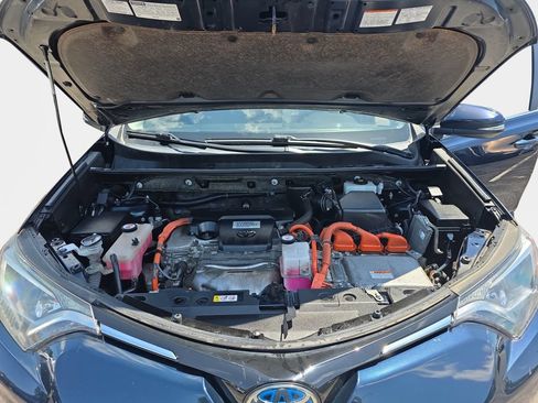Used 2018 Toyota RAV4 XLE AWD/4WD image 24