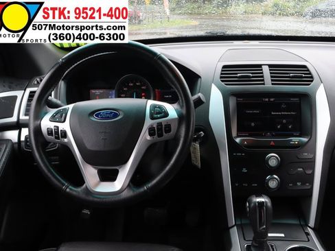 Used 2015 Ford Explorer XLT w/ Equipment Group 202A AWD/4WD image 18