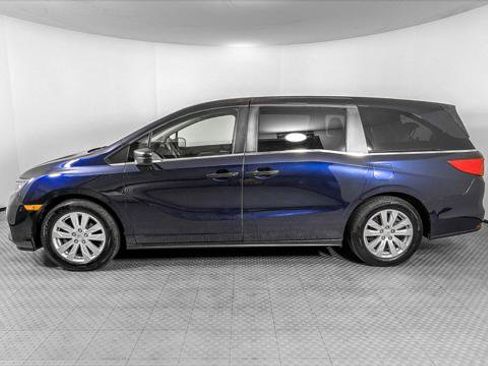 Used 2022 Honda Odyssey LX image 3