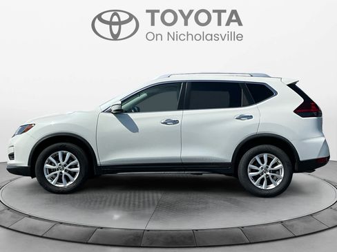 Used 2018 Nissan Rogue SV AWD/4WD image 2