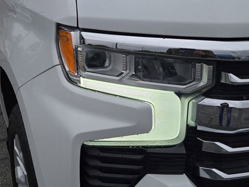 Used 2023 Chevrolet Silverado 1500 LTZ image 6