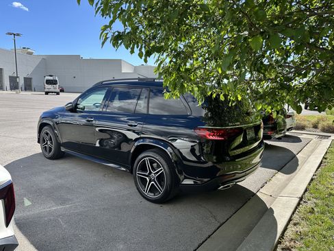 Used 2024 Mercedes-Benz GLS 450 4MATIC image 5