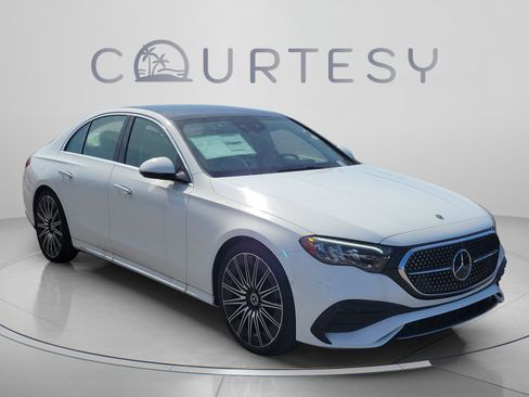 Used 2026 Mercedes-Benz E 350 4MATIC Sedan image 4