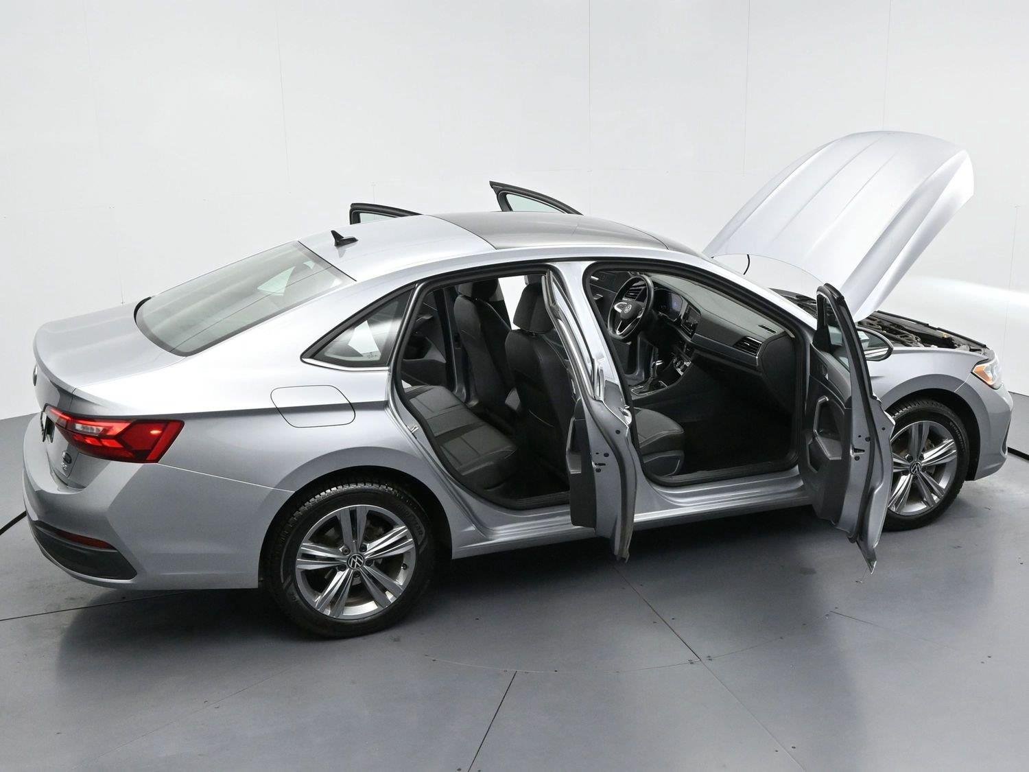 Used 2024 Volkswagen Jetta SE FWD image 40