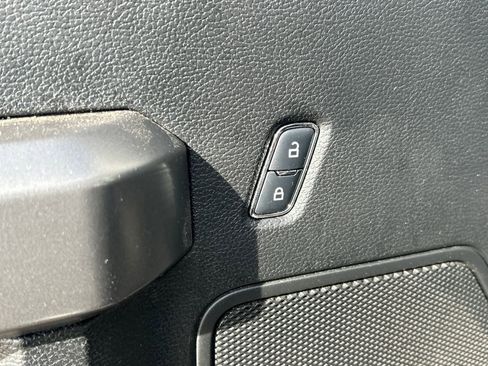 Used 2018 Ford F150 XLT w/ Equipment Group 302A Luxury image 7