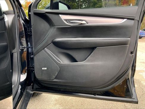 Used 2018 Cadillac XT5 Luxury w/ Driver Awareness Package FWD image 21