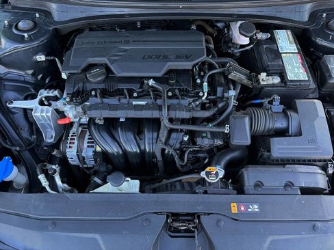 Used 2021 Hyundai Elantra SE w/ Cargo Package FWD image 21