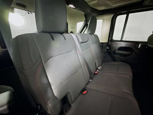 Used 2025 Jeep Wrangler Unlimited Rubicon AWD/4WD image 25